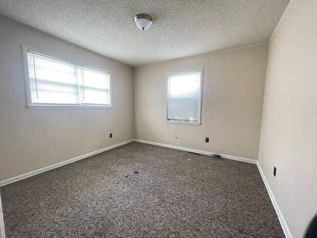Building Photo - 5338 S Hutchinson Ct