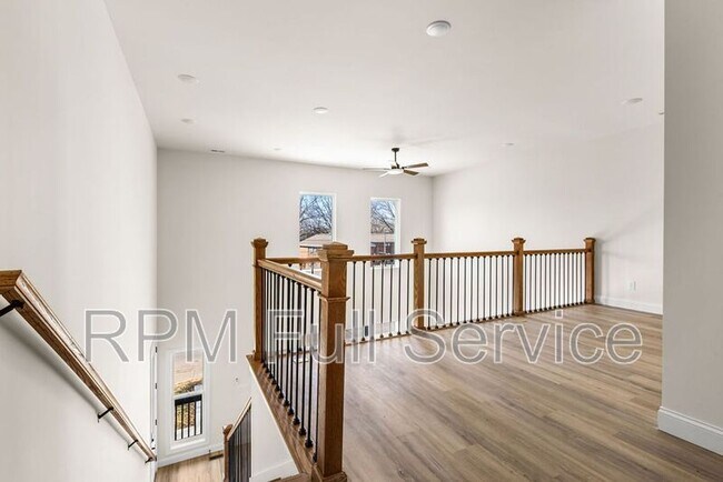 Building Photo - 2134 25th Ave N