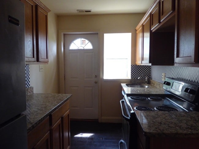 Building Photo - 5501 Foote St NE