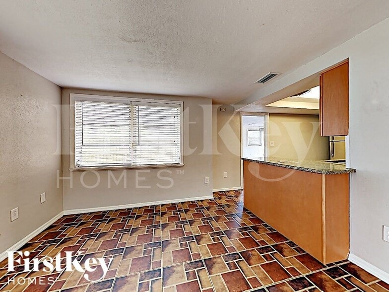 Building Photo - 9220 Lido Ln