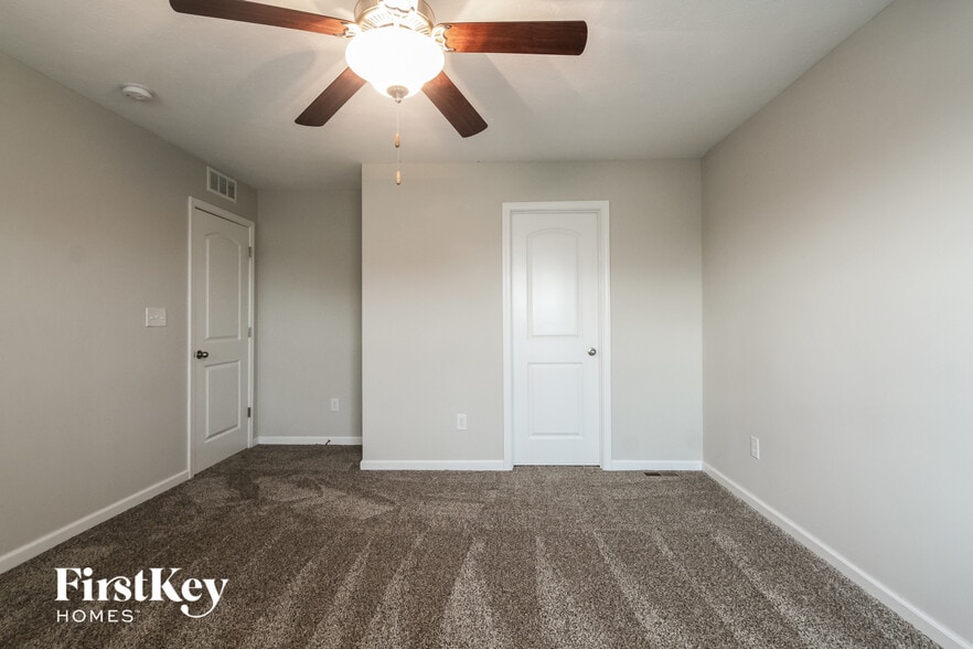 Building Photo - 5782 Open Fields Dr