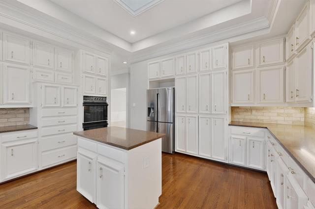 Building Photo - 2648 Brookside Dr