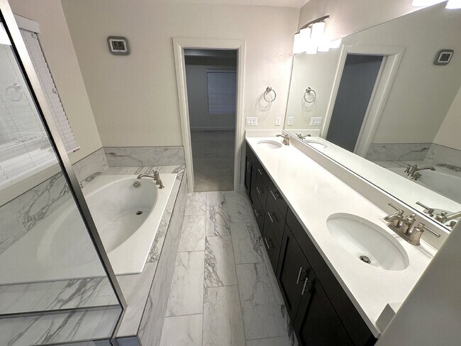 Building Photo - “St. George, Aspen Estates: 5 spacious bed...