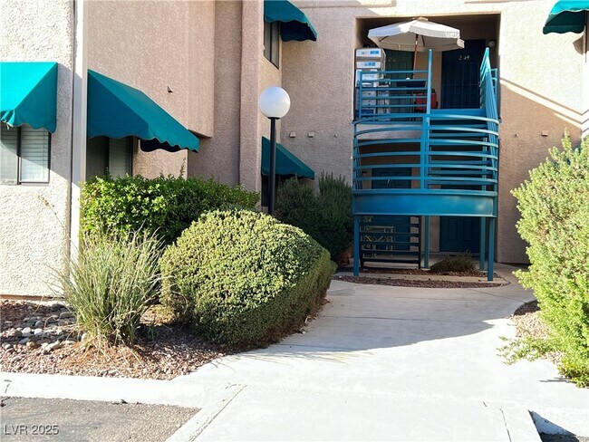 Building Photo - 2180 Pinetop Ln