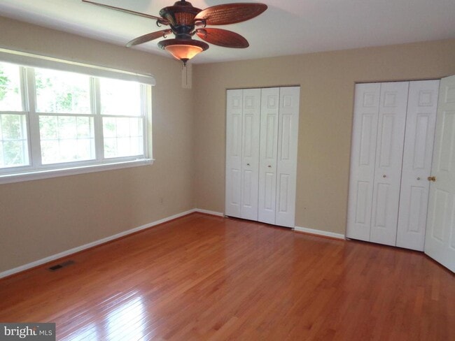 Building Photo - 10 Donagh Ct