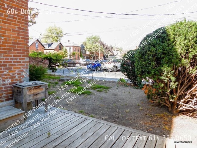 Building Photo - 684 Briggs St