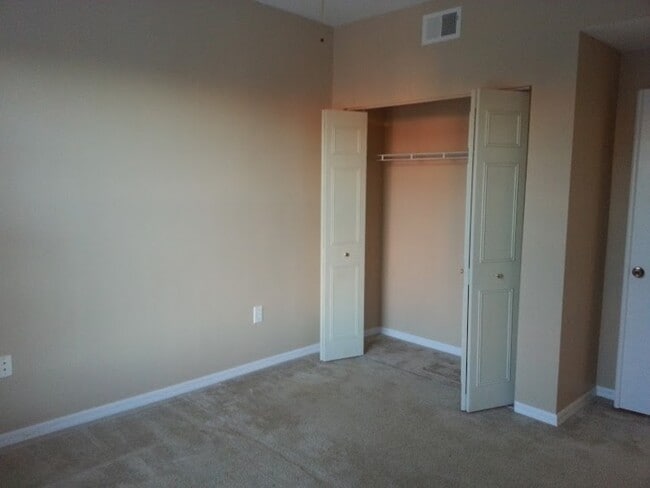 Building Photo - 5572 Metrowest Blvd