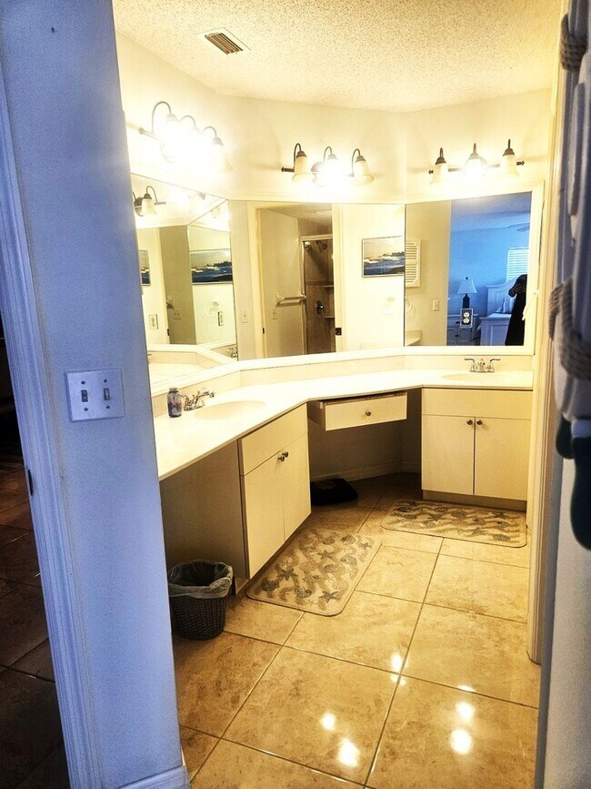 Building Photo - 307 Pine Hollow Cir