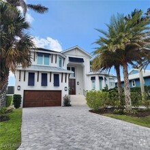 Building Photo - 336 Lagoon Ave