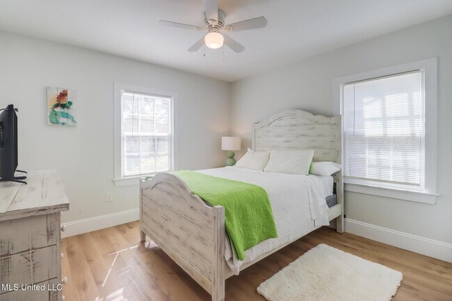 Building Photo - 187 Bilmarsan Dr