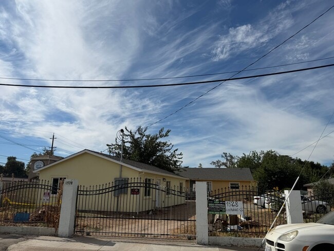 Building Photo - 1528 Los Robles Blvd