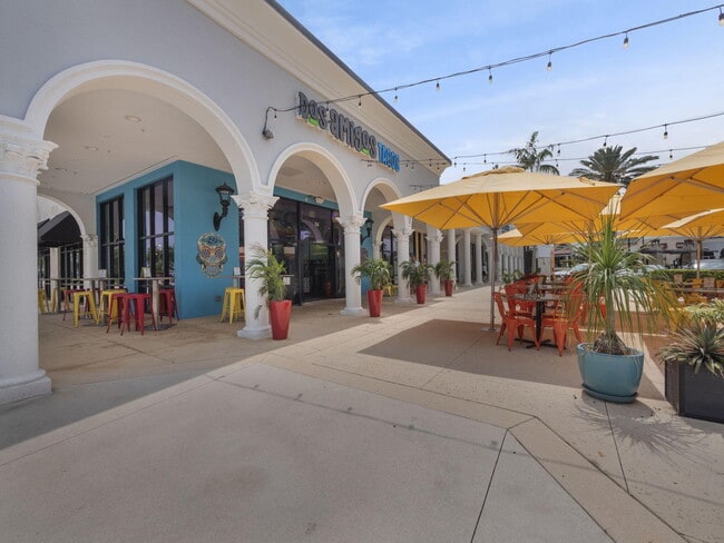 Building Photo - 9931 Bozzano Dr