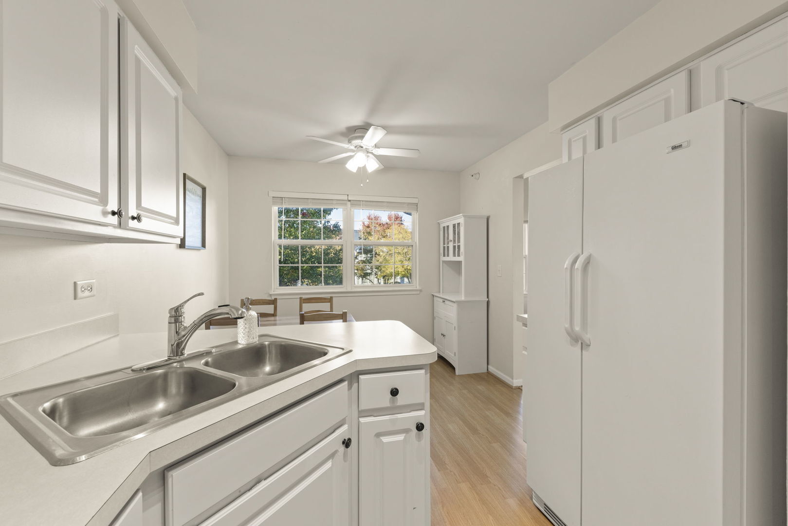 Building Photo - 2513 Dickens Dr