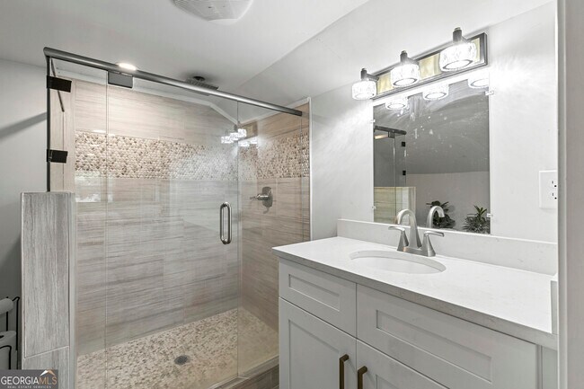 Building Photo - 1472 North Avenue NW