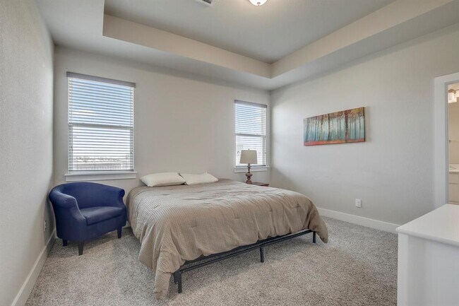 Building Photo - 501 Peace Dr