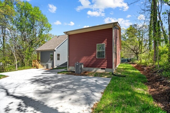 Building Photo - Modern amenities meet Cozy charm!  3 Bedroom, 2.5 Bath, New Construction - Pet Friendly!