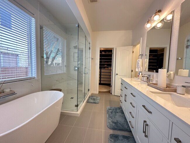 Building Photo - 3724 Pine Needle Cir