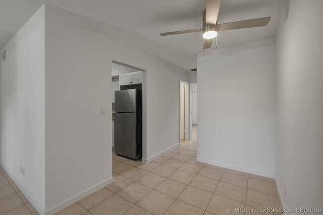 Building Photo - 4529 NE 21st Ave