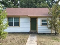 Building Photo - 2-Bedroom Rental in the Heart of Pine Bluff