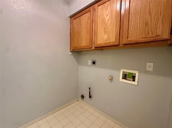 Building Photo - 8117 Osborne Dr