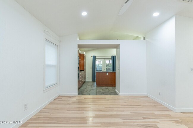 Building Photo - 5625 E Tierra Buena Ln