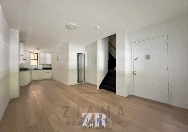 Primary Photo - 152 Parkside Ave