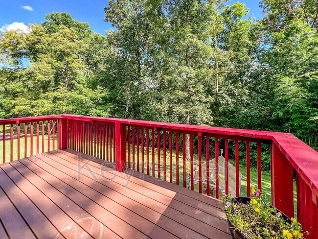Building Photo - 830 Gondola Dr