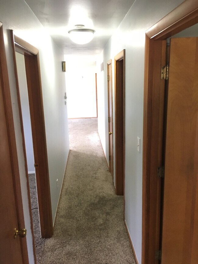 Building Photo - 2123 Dorwood Dr