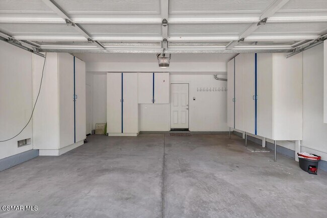 Building Photo - 6320 Ballantine Pl