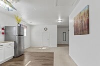 Building Photo - All-Utilities-Included 2BR Rental in Williamsburg – Private Screened Porch & Reserved Parking