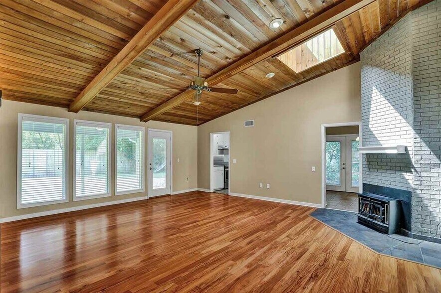 Building Photo - 1011 Mcdale Ln