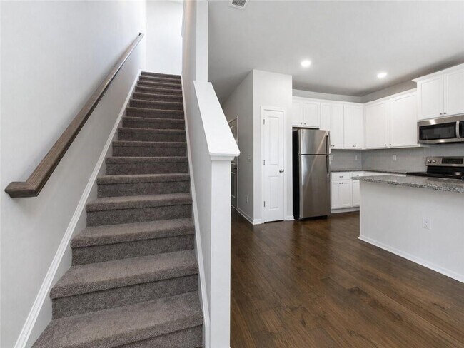 Building Photo - 3370 Highbury Way