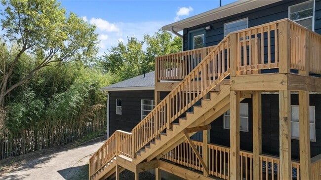 Building Photo - 828 W Caraway St