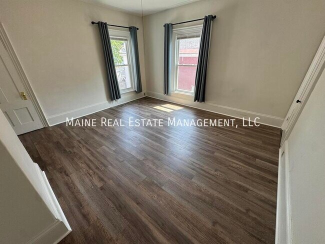 Building Photo - 147 Essex St