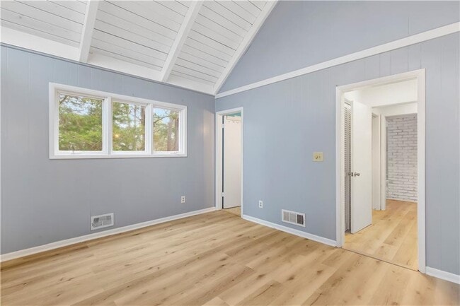 Building Photo - 264 Jones Dr