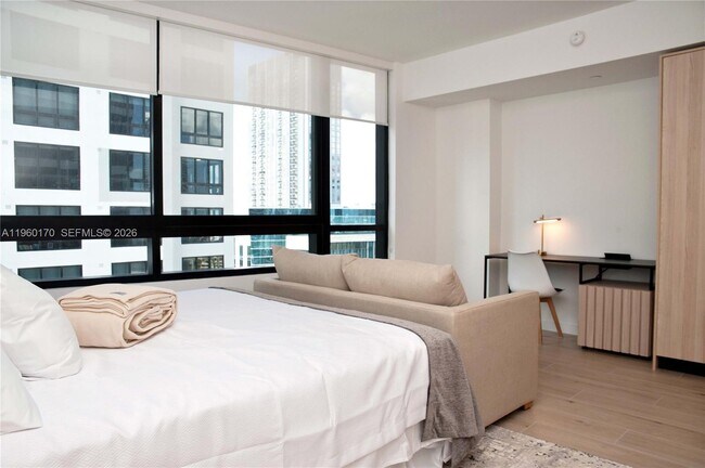 Building Photo - 225 N Miami Ave