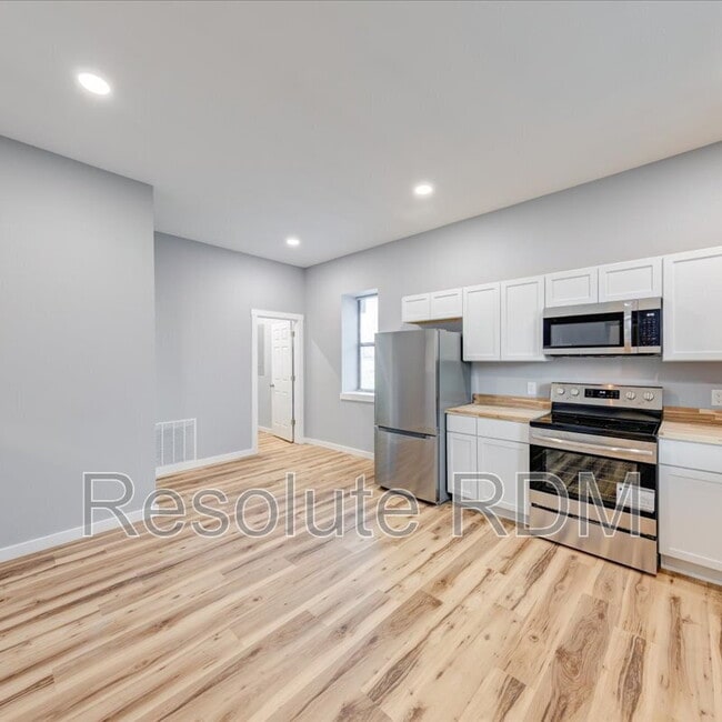 Building Photo - 804 N Locke St