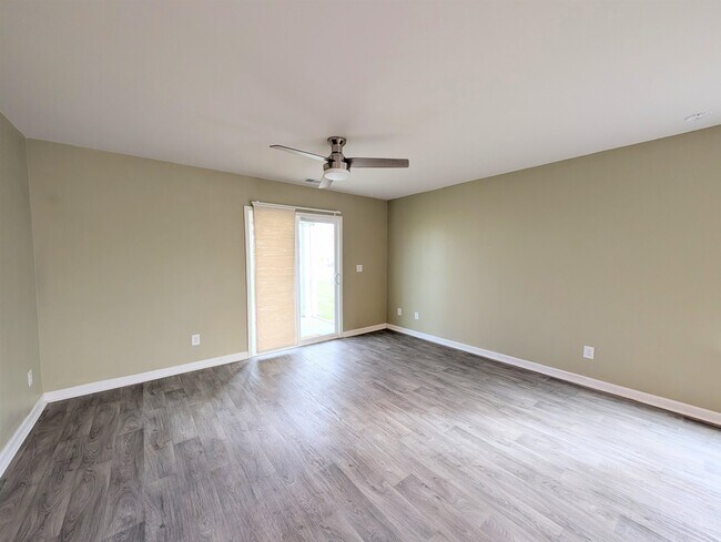 Building Photo - 851 Woodland Farms Cir