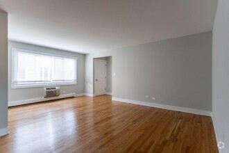 Building Photo - 2 bedroom in Chicago IL 60645