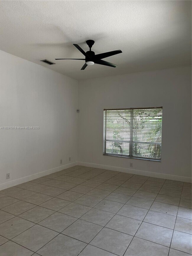 Building Photo - 10281 NW 11th Ct