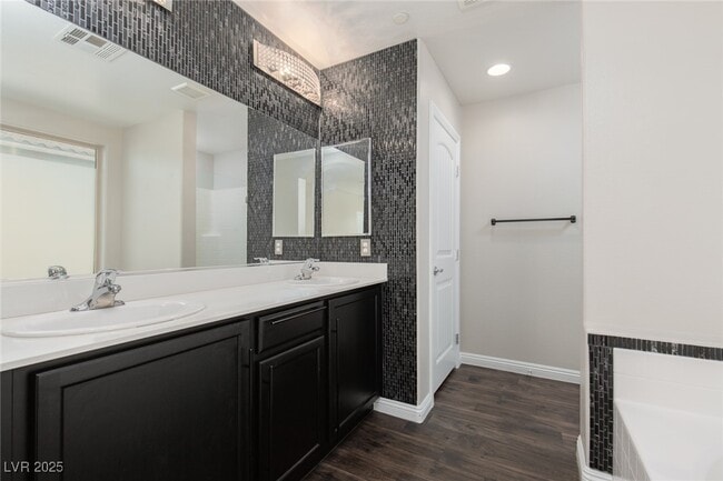 Building Photo - 61 Jasmine Point St