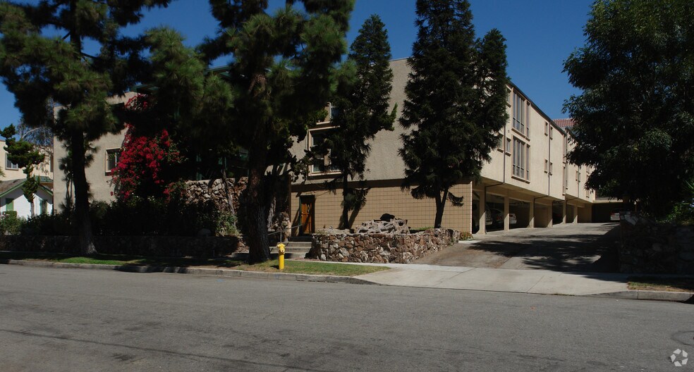 Building Photo - Casa Del Mar Apartments