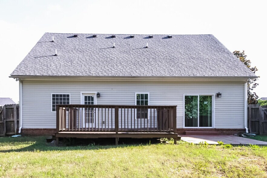 Building Photo - 1120 Tiger Woods Way