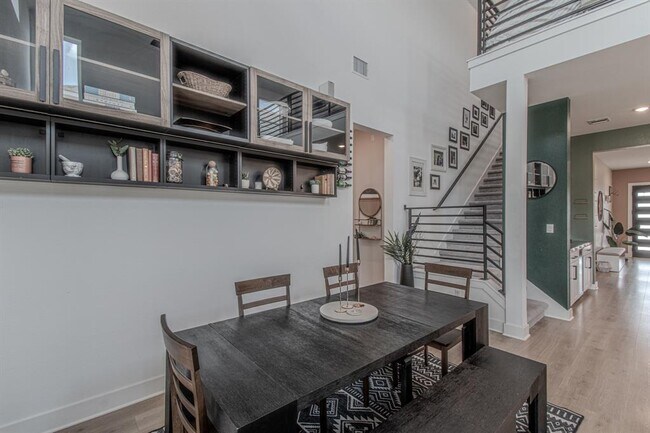 Building Photo - 308 Millbend Rd