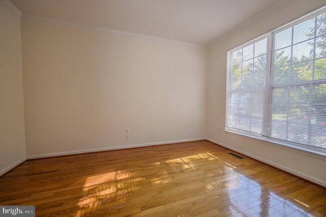 Building Photo - 8324 Tenbrook Dr