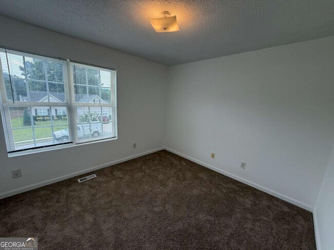 Building Photo - 1613 Fort Perry Way