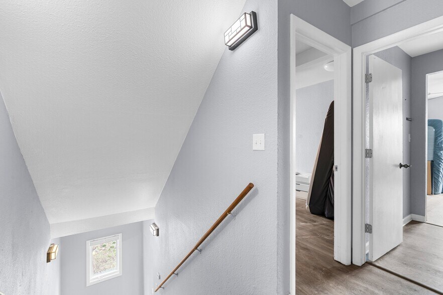 Building Photo - 404 N Superior St