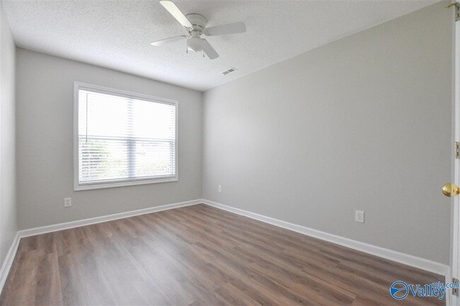 Building Photo - 136 Populus Dr