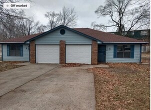 Building Photo - Gilbert 4