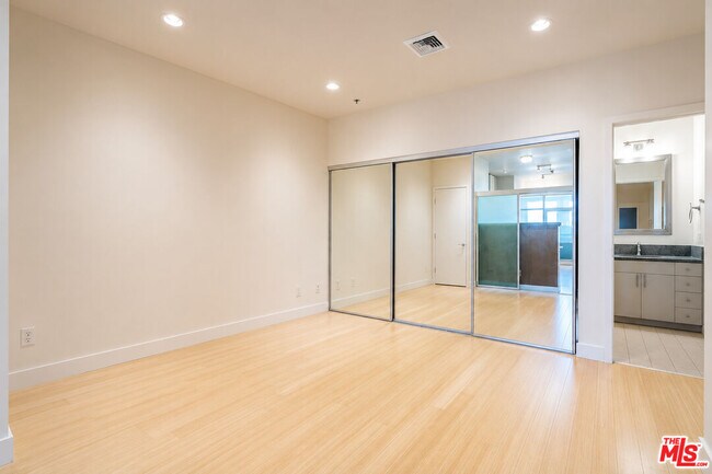 Building Photo - 3810 Wilshire Blvd